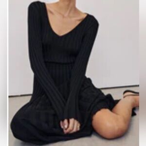 Dissh Dress - Black Knit V-Neck